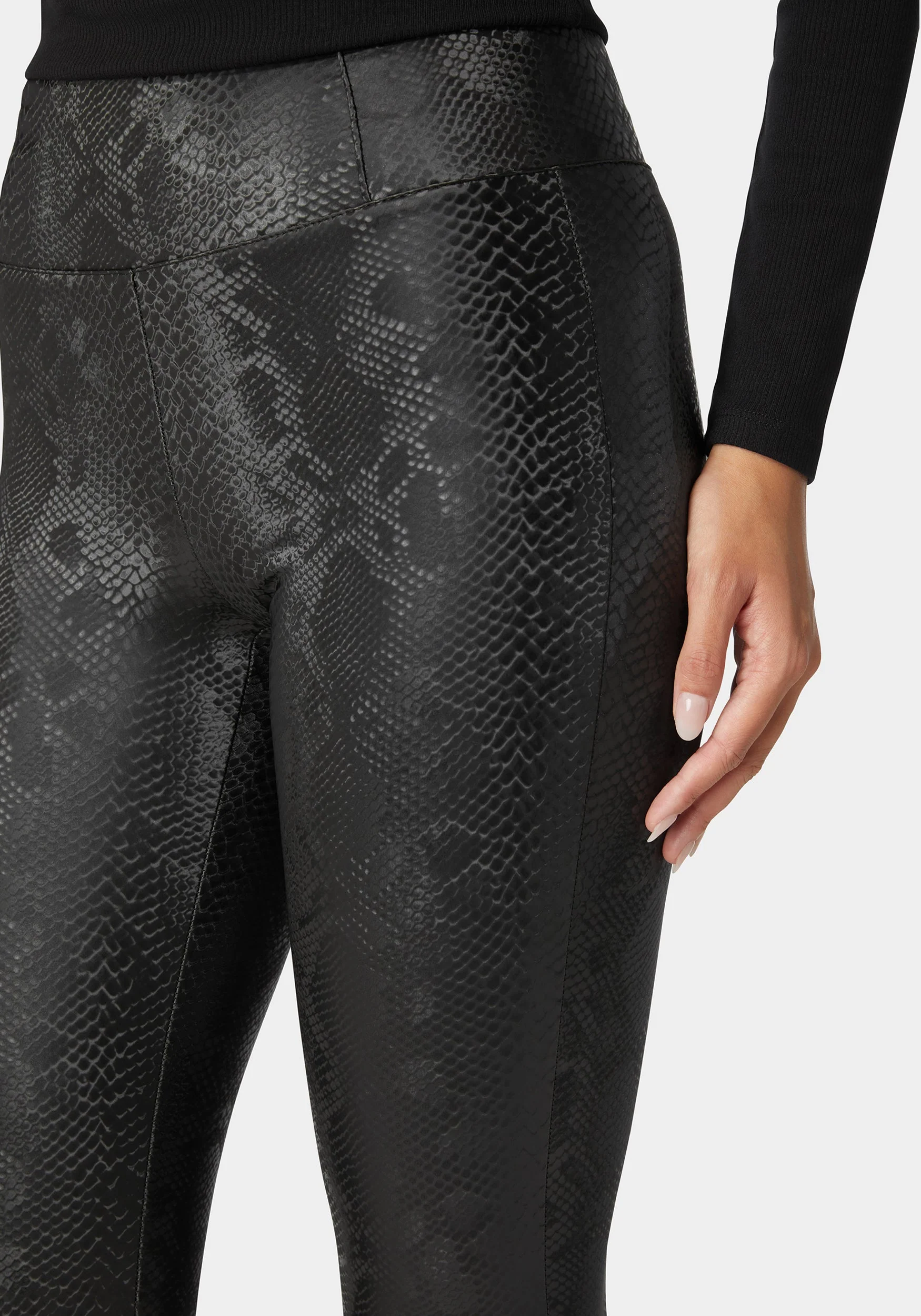 12777-high-waist-embossed-vegan-leather-legging-4.webp High Waist Embossed Vegan Leather Legging