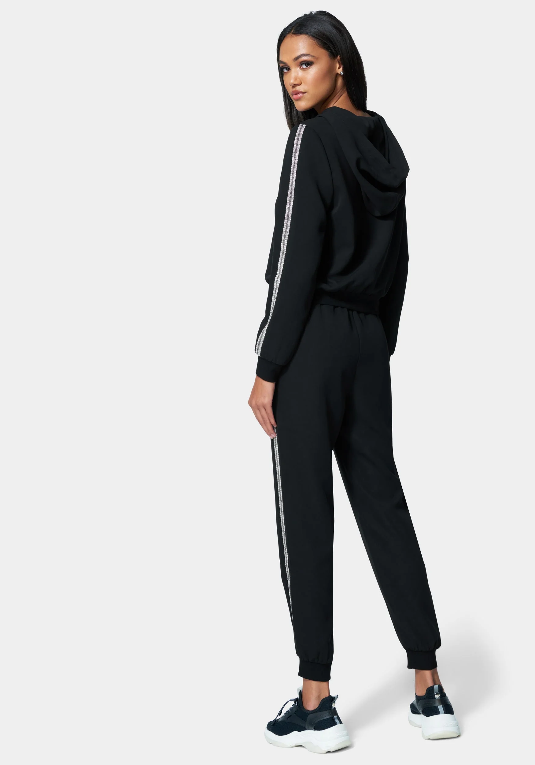 3023-bebe-lux-lounge-crepe-jogger-3.webp Bebe Lux Lounge Crepe Jogger