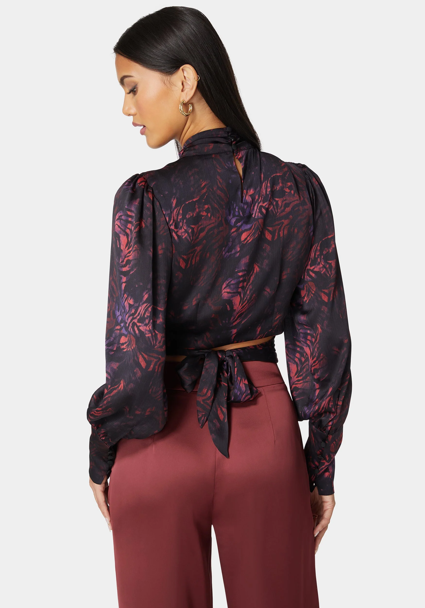 7456-chintz-yoryu-back-self-tie-long-sleeve-blouse-3.webp Chintz Yoryu Back Self Tie Long Sleeve Blouse