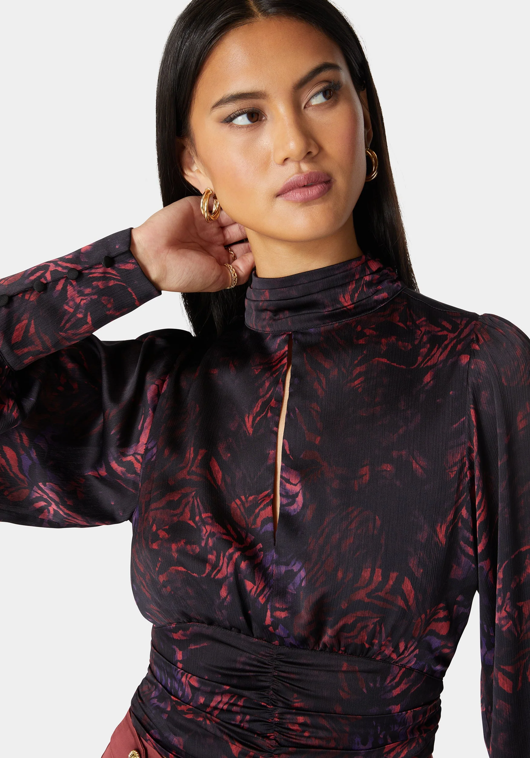 7456-chintz-yoryu-back-self-tie-long-sleeve-blouse-4.webp Chintz Yoryu Back Self Tie Long Sleeve Blouse